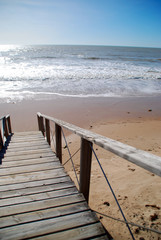 ESCALERAS DE ACCESO A LA PLAYA