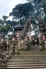 Obraz premium One of the many temples Ubud, one of the famous landmarks on the island of Bali in Indonesia 