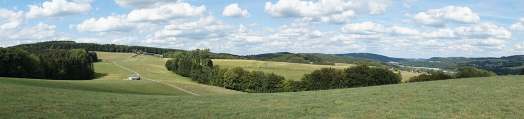 Fototapeta na wymiar Panoramablick von Overath-Rott in Richtung Osten, Rheinisch Bergischer Kreis, Deutschland