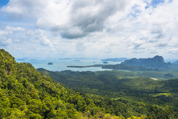 Obraz premium The scenic view on a sea with islands and the cliffs