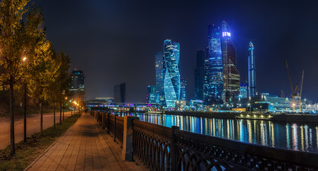 Naklejka premium Moscow. October 21, 2018. Night. Autumn. Panorama. Taras Shevchenko Embankment, 