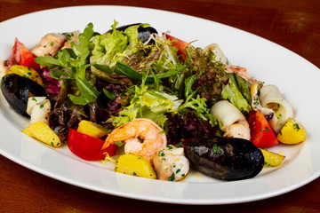 Salad with seafood