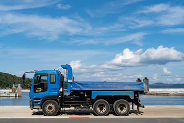 ダンプカー © Takahito Obara
