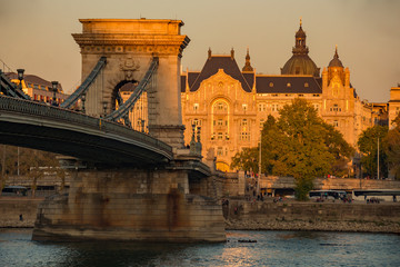 four season hotel sunset scene from Chain Bridge