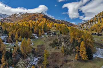 Fototapeta na wymiar Amazing Autumn panorama to Zermatt Resort, Alps, Switzerland