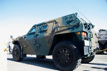 Obraz premium 自衛隊の装甲車