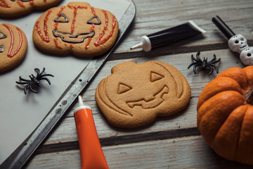 Halloween pumpkin gingerbread cookies