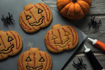 Halloween pumpkin gingerbread cookies