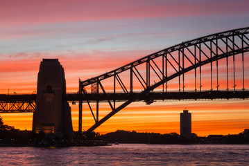 Fototapeta premium Silhouette of Harbour Bridge, Sysdney, Australia