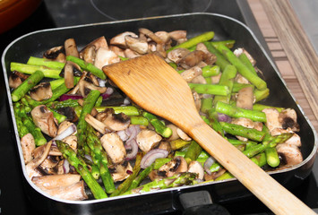 Cooking mushrooms with asparagus