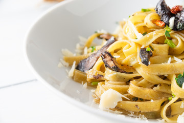 Tagliatelle ai funghi e parmigiano 