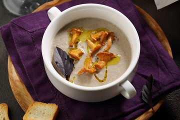 Cream soup with mushrooms