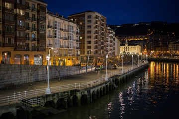 Blick von der Brücke am Theater