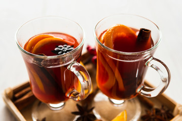 Mulled wine with citrus