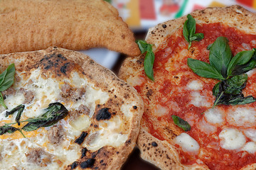 pizzas made by the best pizza makers of the city of Naples during the Naples Pizza Village event