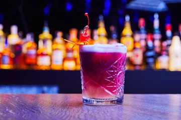 Fototapete Bar classic alcoholic cocktail on the bar  © dimaris
