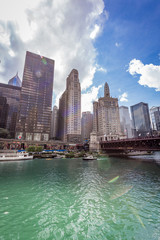 Obraz premium Chicago river in a sunny day.