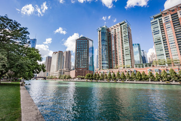 Fototapeta na wymiar Chicago river in a sunny day.