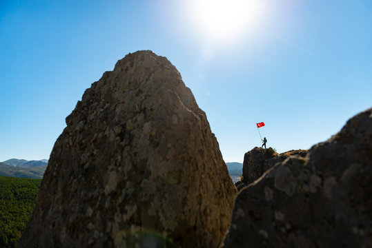 flag and success in peak mountains