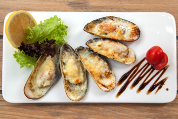 Mussels baked in the shell