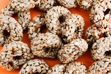 round kozinaki from sunflower seeds