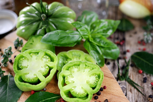 Pomodori verdi affettati