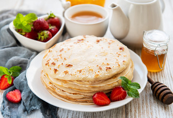 Delicious pancakes with strawberry