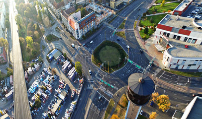 ROUNDABOUT AERIAL DRONE PHOTO. CITYSCAPE IN HUNGARY, GYŐR - obrazy, fototapety, plakaty