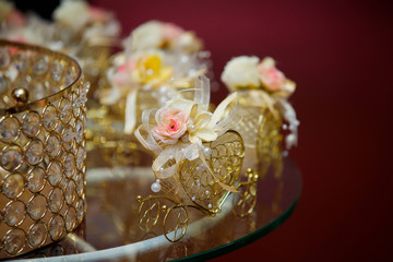 Elegant gifts made of metal wire