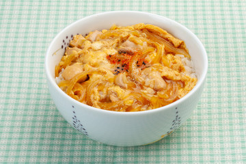 親子丼　和食　日本の家庭料理　大衆料理