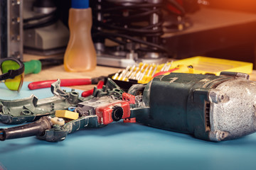 repair of power tools in the service center