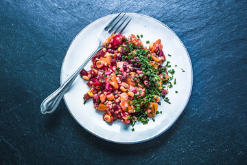 Frischer Linsensalat mit Schnittlauch
