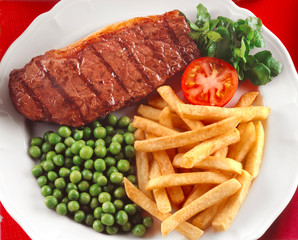 STEAK PEAS AND CHIPS / FRIES