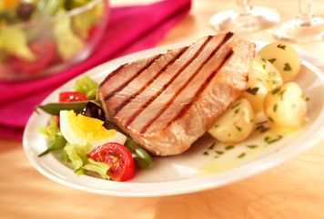 GRILLED TUNA STEAK