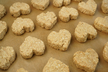Heart-shaped oatmeal cookies Unsweetened
