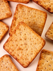 SQUARE WHEAT CRACKERS