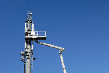 Obraz premium Travaux d'entretien antenne