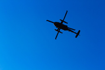 Fototapeta na wymiar Helikopter wojskowy