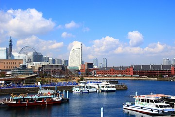 横浜と青空