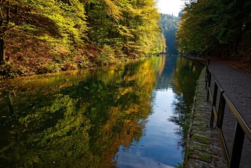 Nationalpark Sächsische Schweiz - Amselsee im Herbst