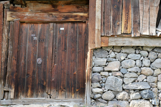 eski ahşap ev kapısı