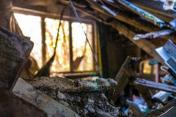 lost place altes haus zusammen gefallen retro zerstört kaputt