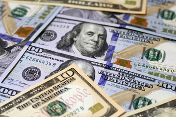 100 dollars 10 dollars