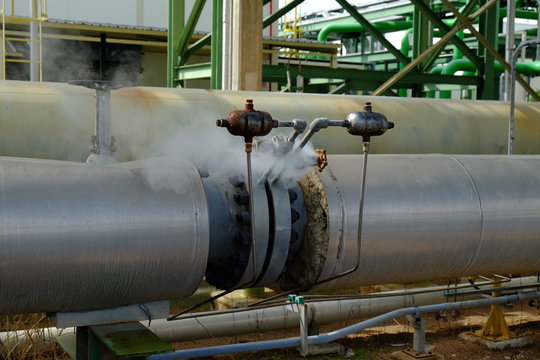 Steam leaks through orifices of steam flow piping