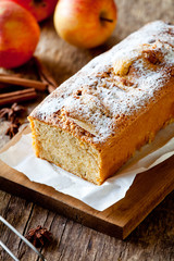 Homemade Apple And Cinnamon Cake