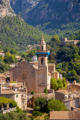 Fototapeta na wymiar Valldemossa, Mallorca, Reisen, Stadt, Berge, Urlaub