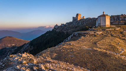 Tramonto a Rocca Calascio - Gran Sasso e Campo Imperatore © Luigi Nespeca