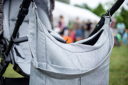 Kinderwagen mit Wickeltasche