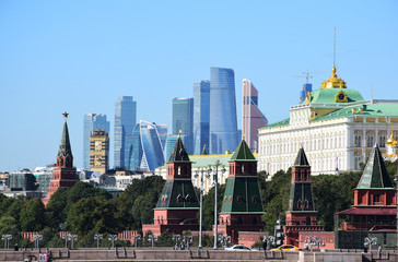 Obraz premium Moscow Kremlin - a fortress in the center of Moscow and its oldest part, was founded in 1156. The official residence of the President of Russia. Moscow, Russia, October 2017