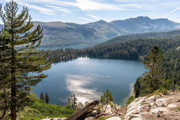 Fototapeta na wymiar Overlooking Laky Mary and Lake George in Mammoth Lakes, California